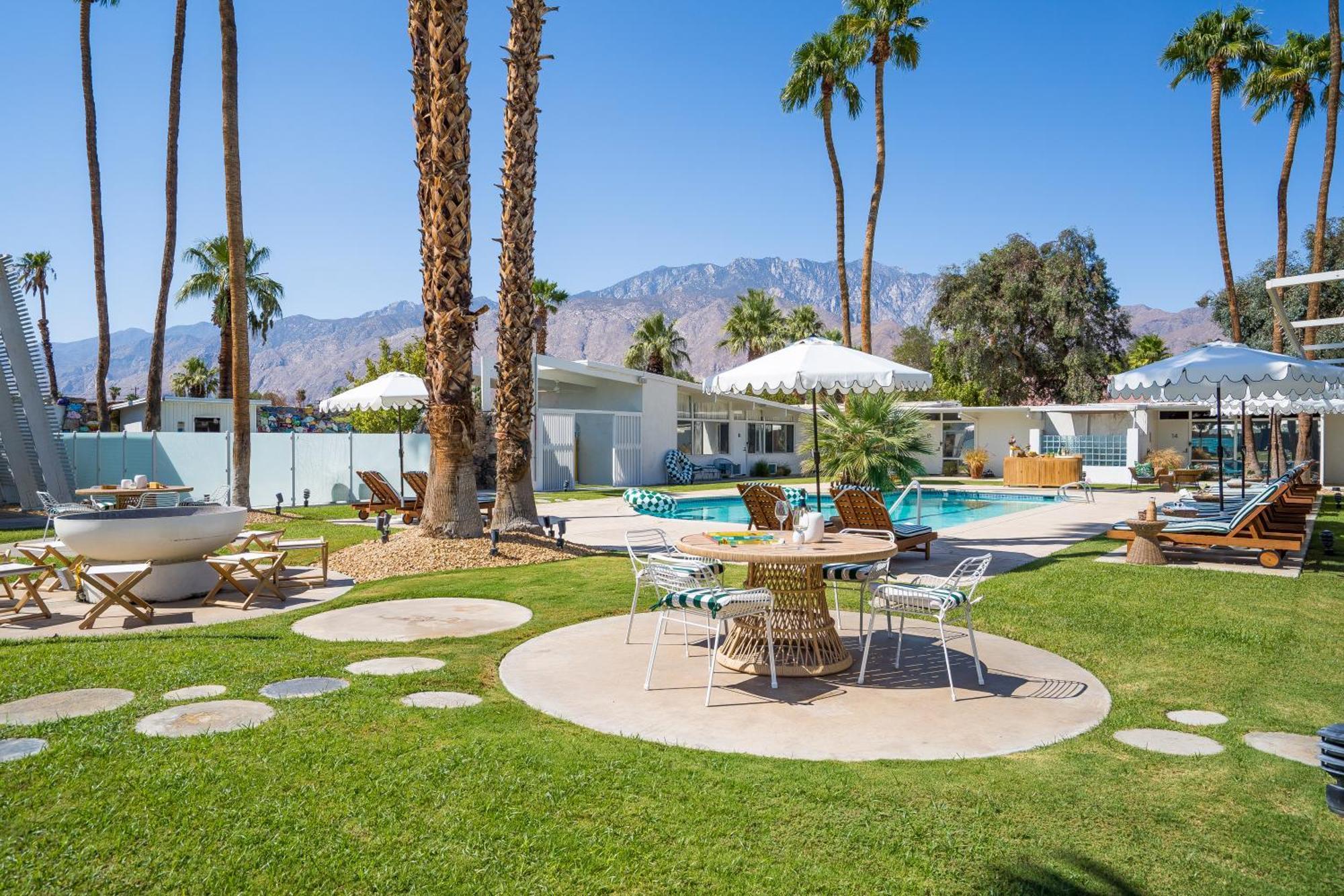 Monkey Tree Hotel By Avantstay Stylish Hotel In Palm Springs W Pool Экстерьер фото