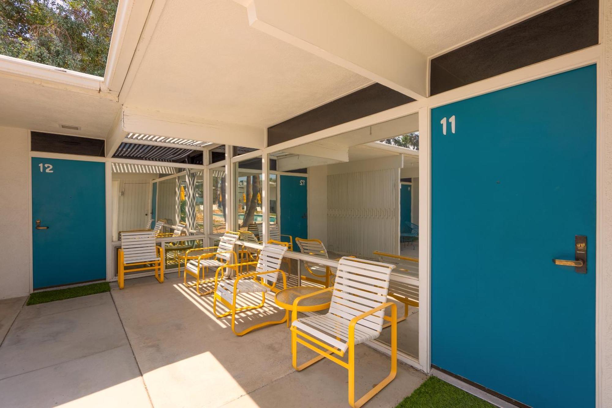 Monkey Tree Hotel By Avantstay Stylish Hotel In Palm Springs W Pool Экстерьер фото