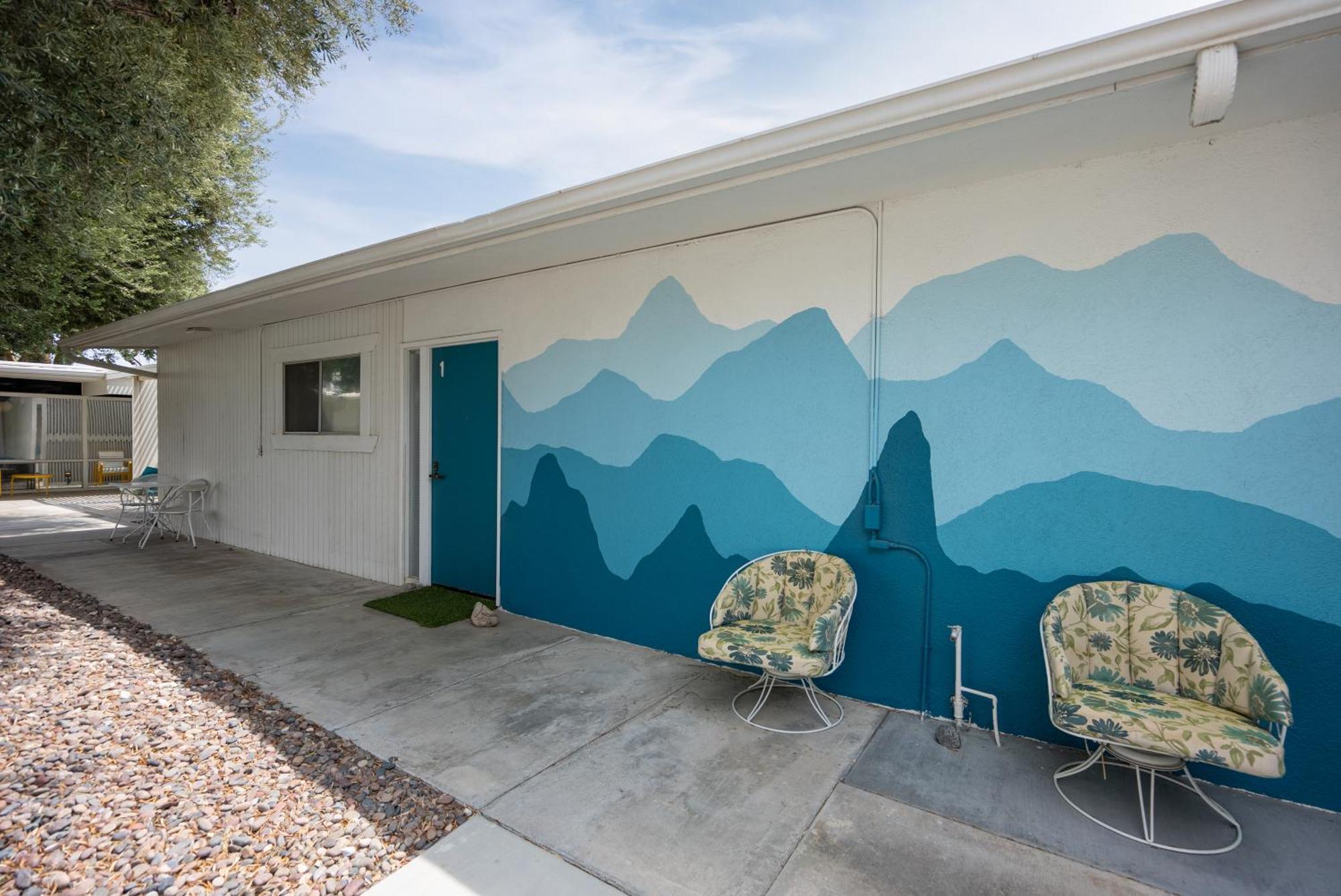 Monkey Tree Hotel By Avantstay Stylish Hotel In Palm Springs W Pool Экстерьер фото