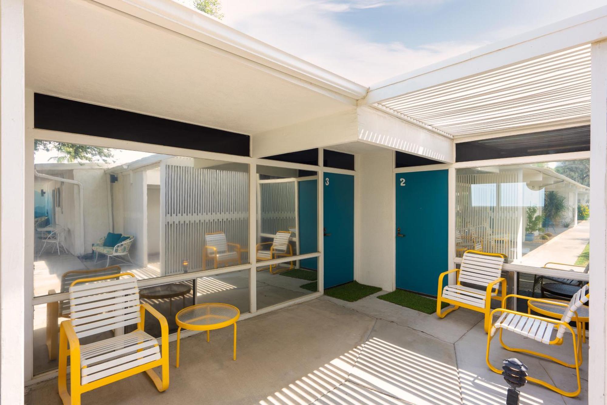 Monkey Tree Hotel By Avantstay Stylish Hotel In Palm Springs W Pool Экстерьер фото