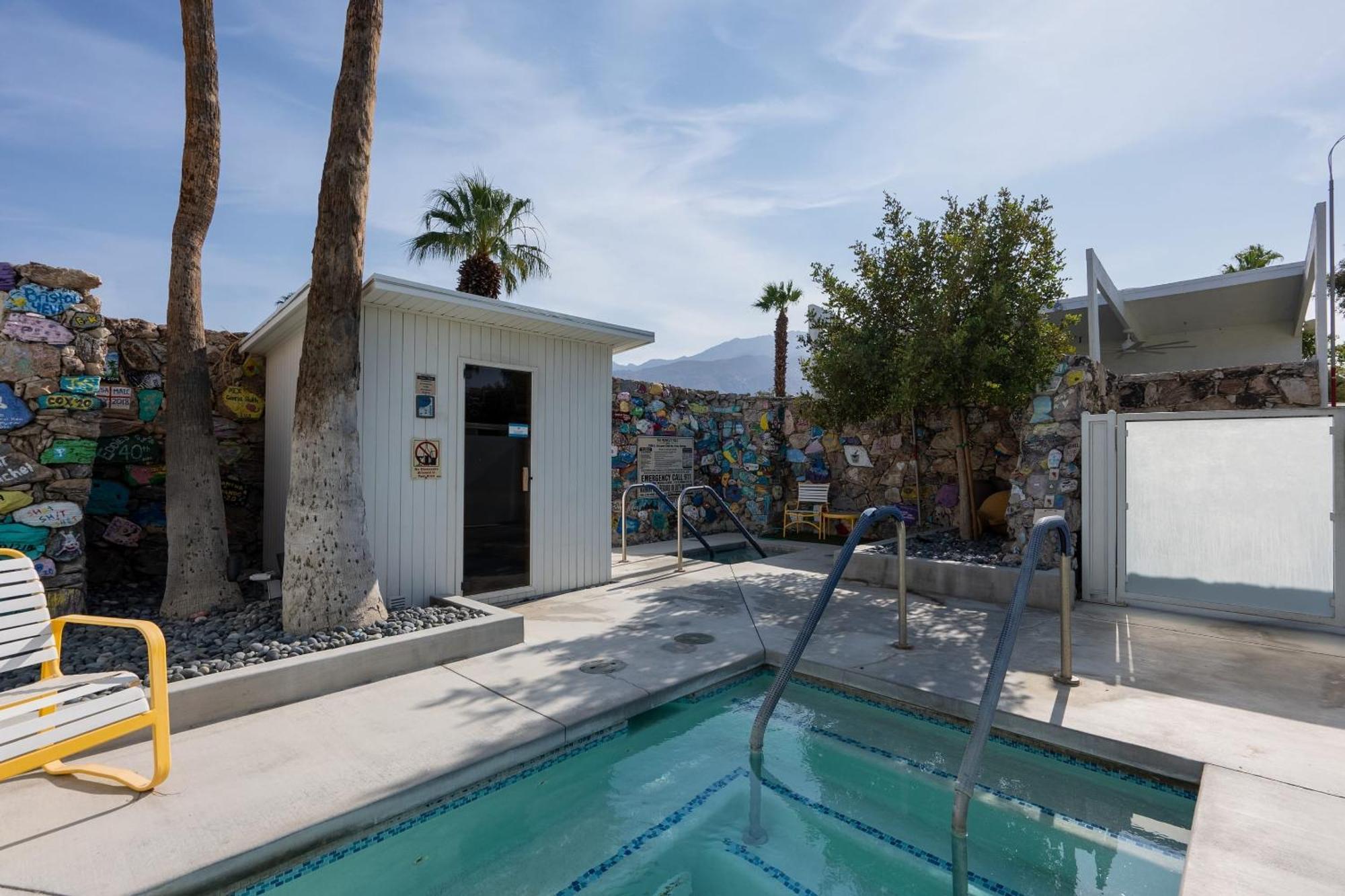 Monkey Tree Hotel By Avantstay Stylish Hotel In Palm Springs W Pool Экстерьер фото