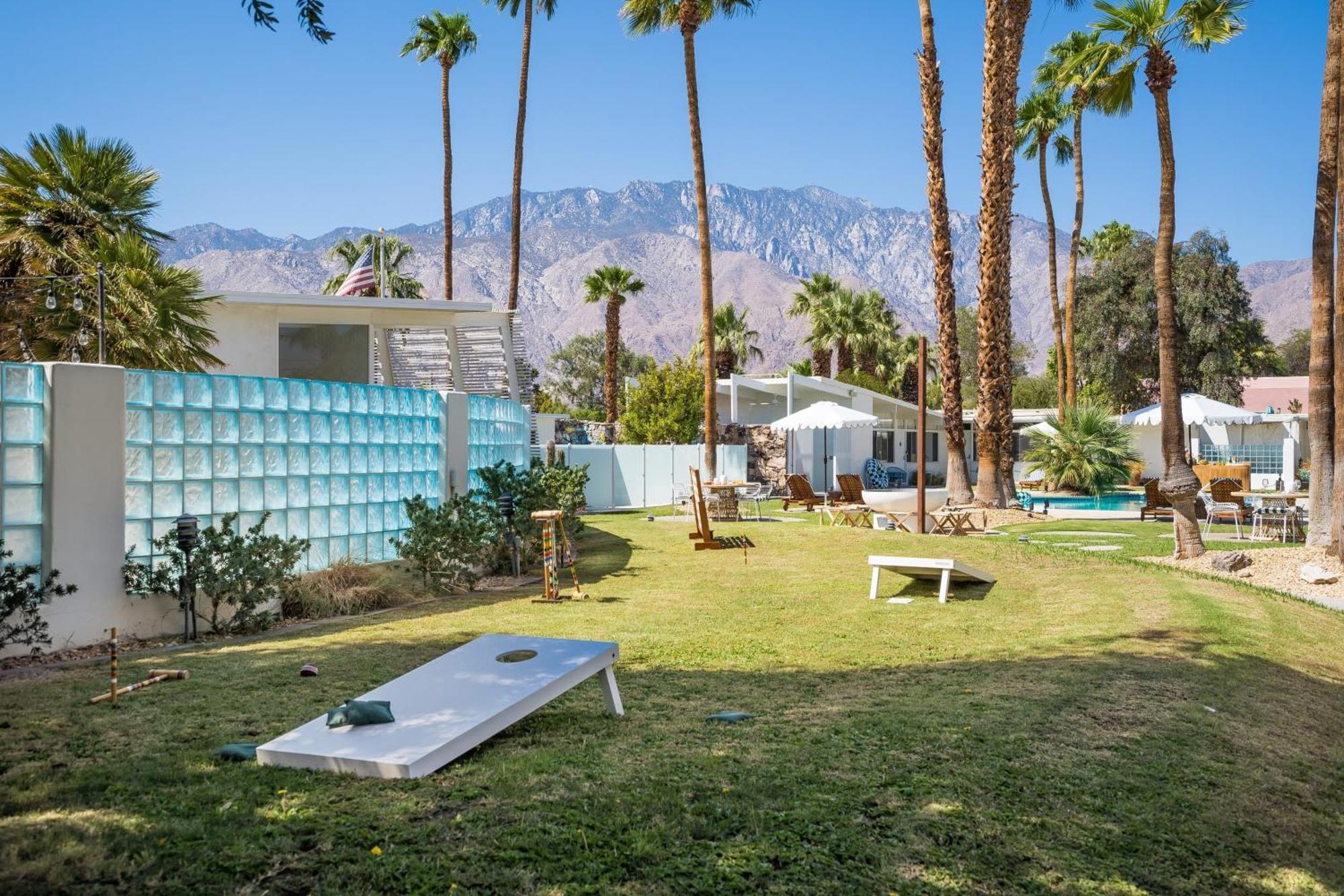 Monkey Tree Hotel By Avantstay Stylish Hotel In Palm Springs W Pool Экстерьер фото