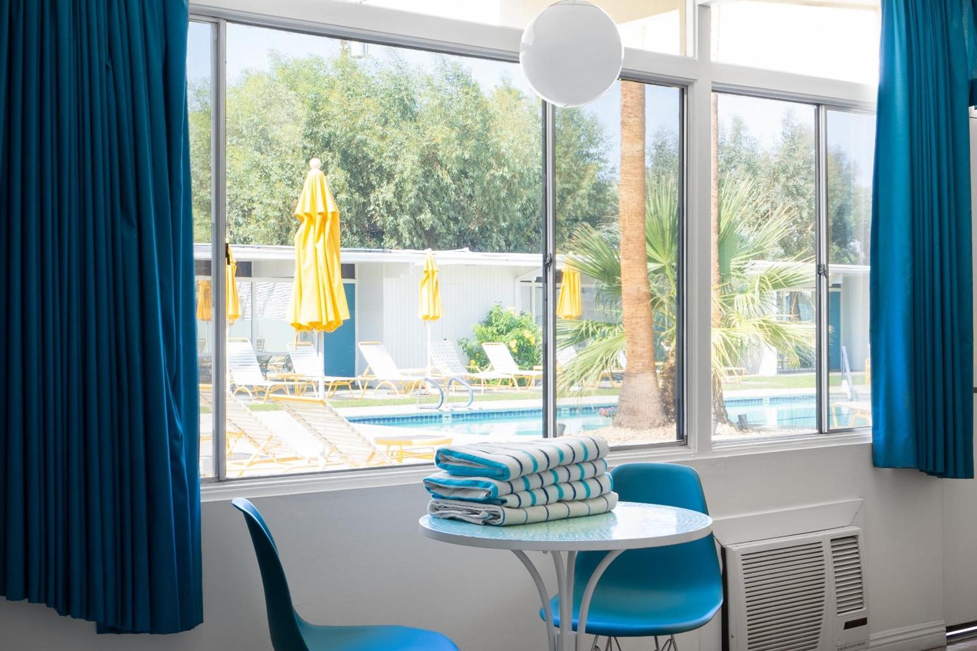 Monkey Tree Hotel By Avantstay Stylish Hotel In Palm Springs W Pool Экстерьер фото