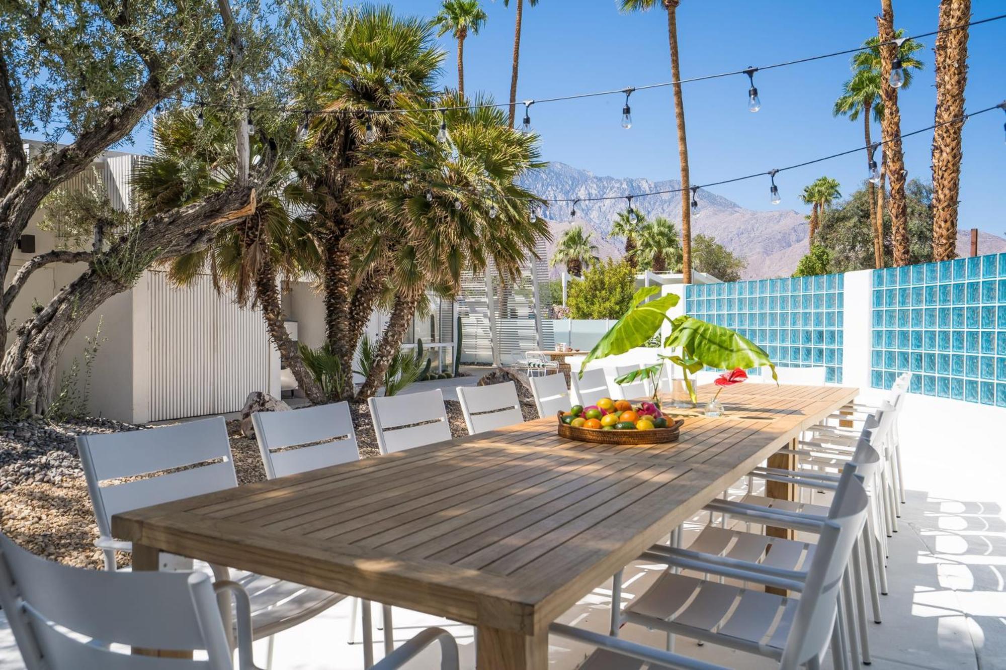 Monkey Tree Hotel By Avantstay Stylish Hotel In Palm Springs W Pool Экстерьер фото