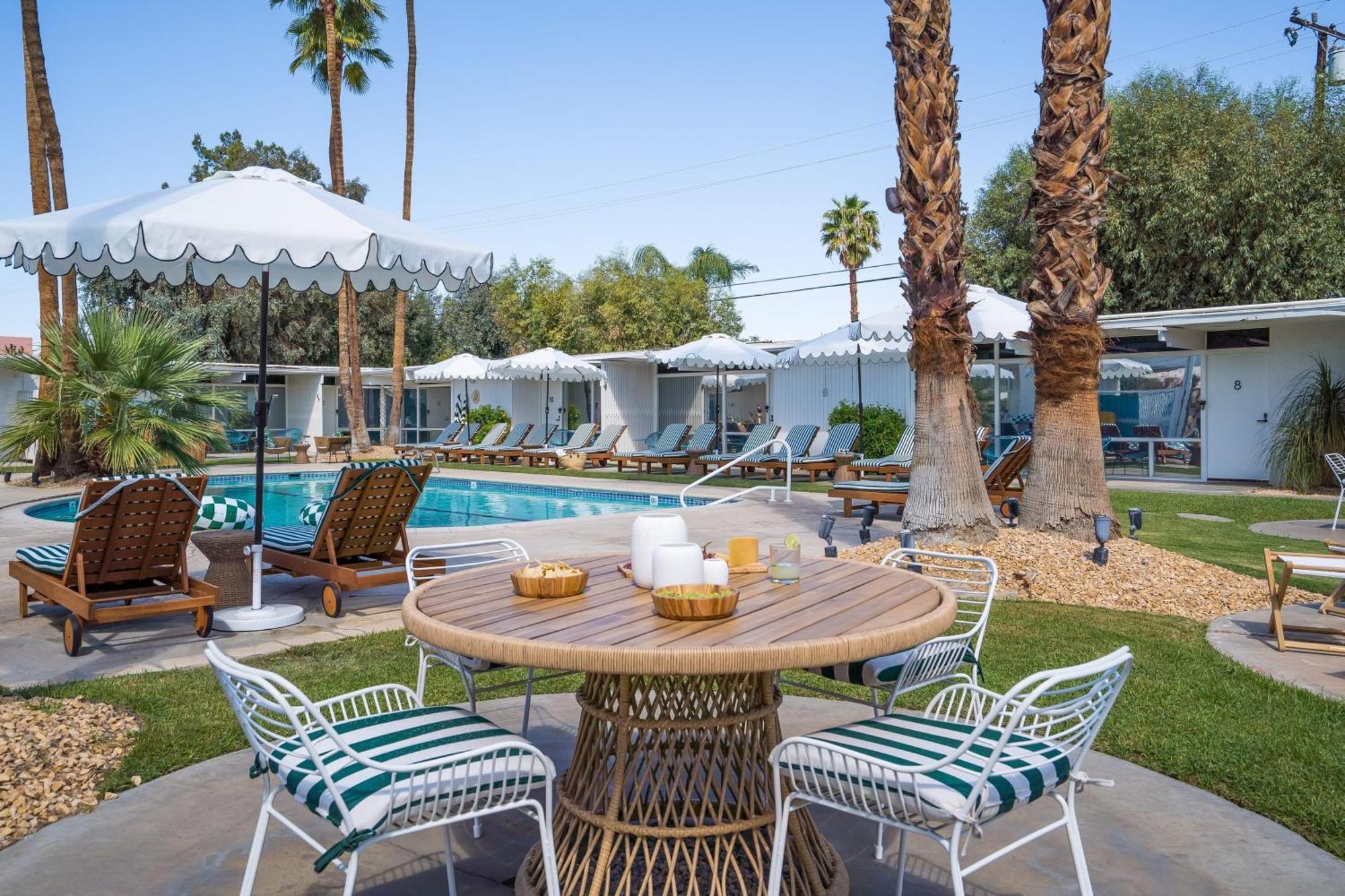 Monkey Tree Hotel By Avantstay Stylish Hotel In Palm Springs W Pool Экстерьер фото